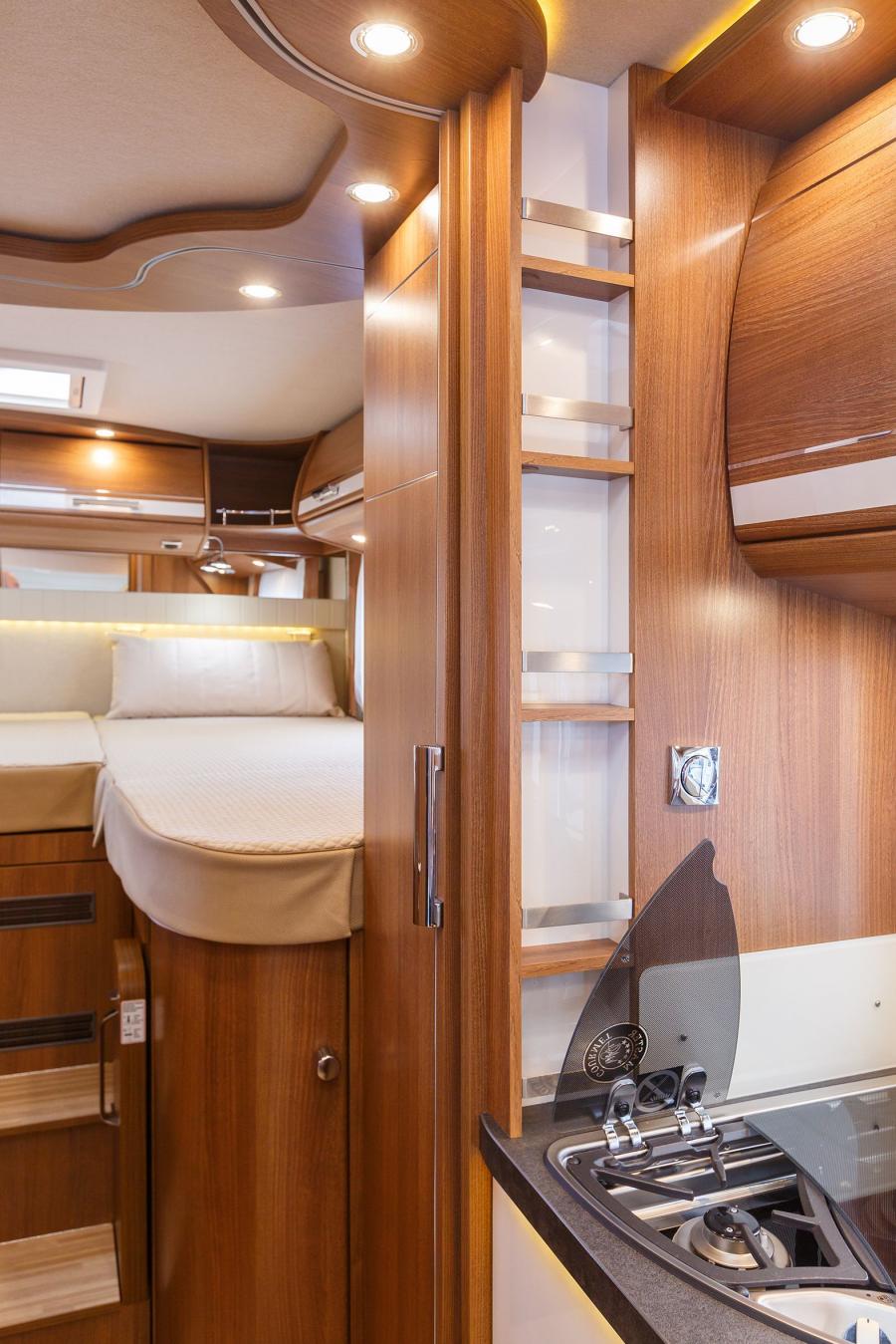 Интерьер Carthago C-Tourer I 2015 года  (фото 31 из 31)